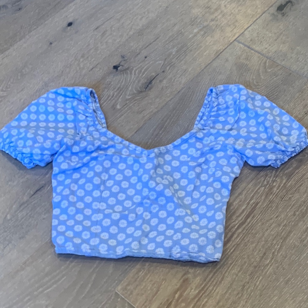 Abercrombie and fitch light blue crop top with puffy sleeves xs